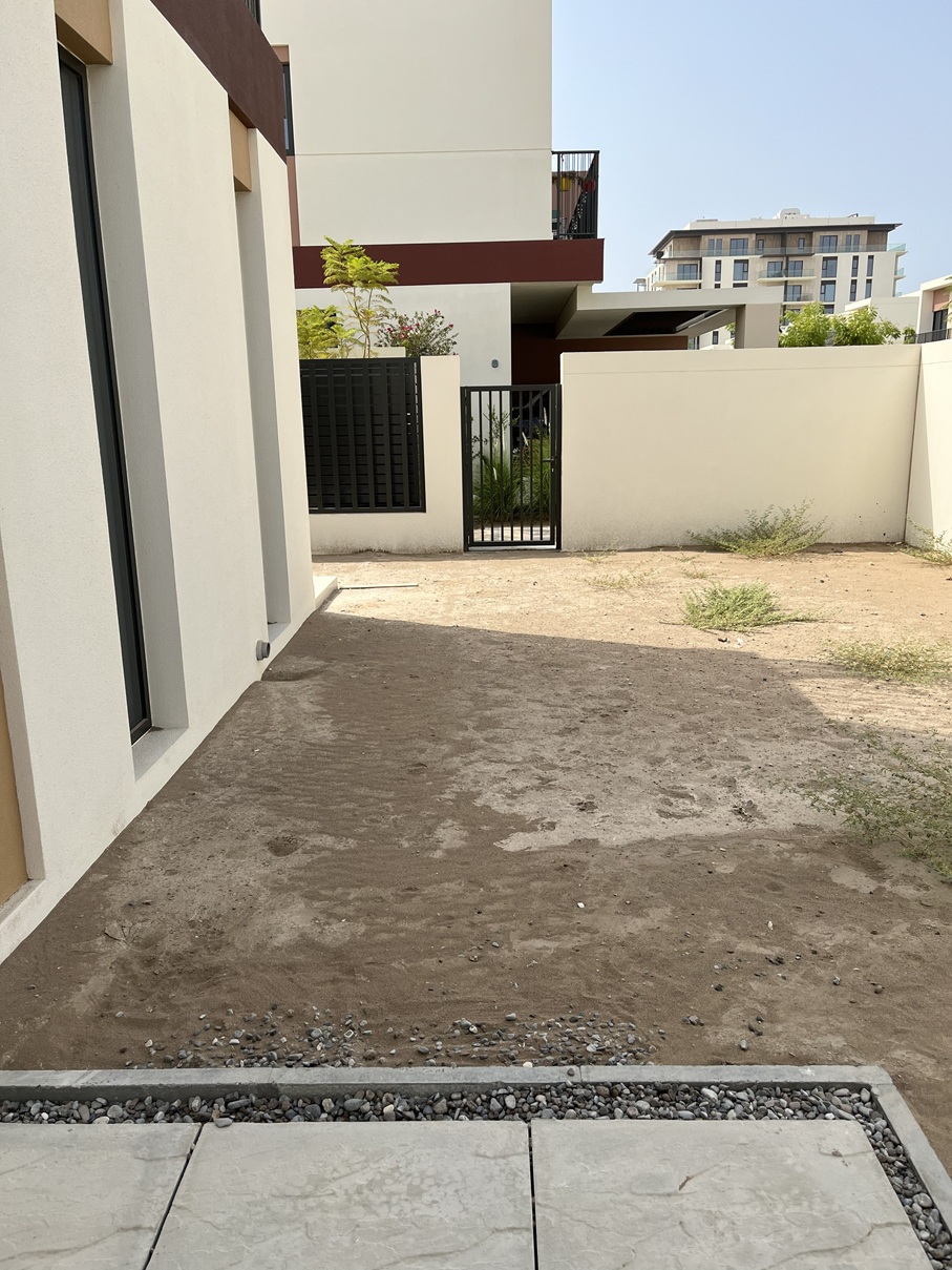 Rare Corner Townhouse — 4BR + Maid, Al Mouj, image 4 of 9